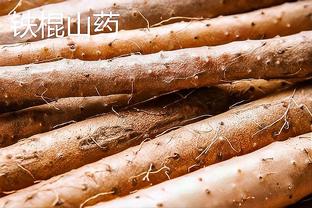 软硬兼施❓滕哈赫：有时搂球员肩膀&踢屁股 每场我都坚信会赢